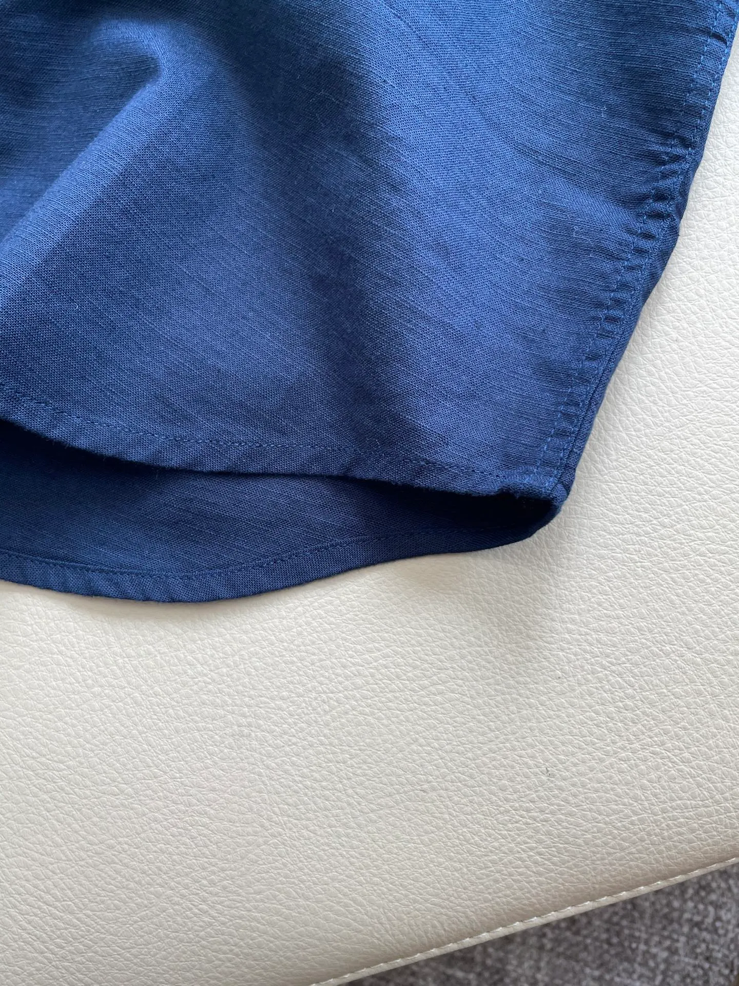 P220 🌸🌸🌸 POLO Ralph Lauren [High Quality] Classic shirt! The classic casual shirt made of pure cotton and linen has a unique design. It has a simple, clean and classic silhouette. It is a versatile style that can be switched at will. The fabric feels soft and delicate, highly breathable, and is close to the skin and comfortable to wear. It can be worn alone as an inner layer. Its versatile performance is beyond your imagination! The upper body of the ready-to-wear is simple and classic yet elegant! Size:M-XXL